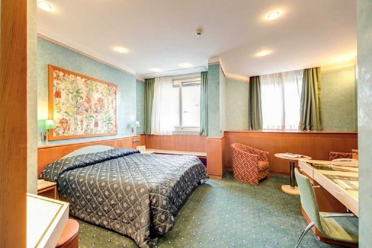 Brunelleschi Hotel Milano Eksteriør bilde